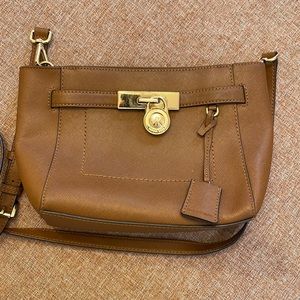 Michael kors body cross bag